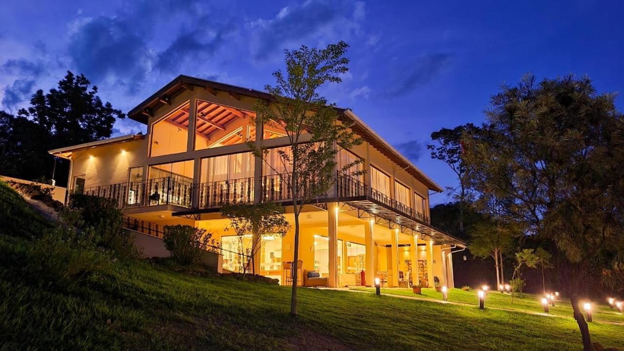 Pousada Fazenda Peroba Rosa Pedregulho Buitenkant foto